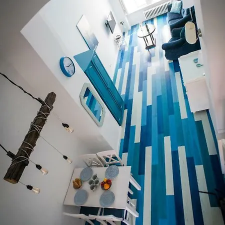 Pause With Free Parking Апартаменты *