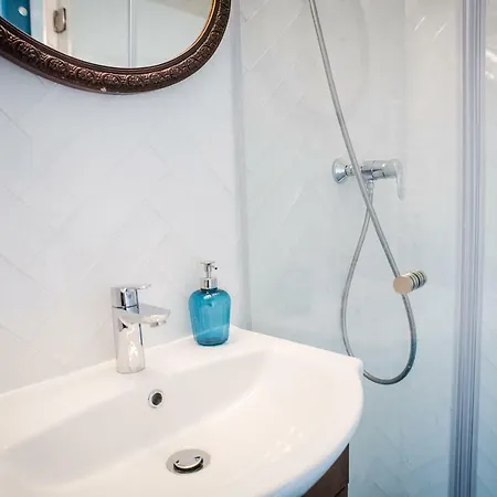 Pause With Free Parking Apartment Budapest