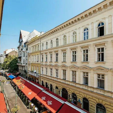 Apartment Pause With Free Parking *