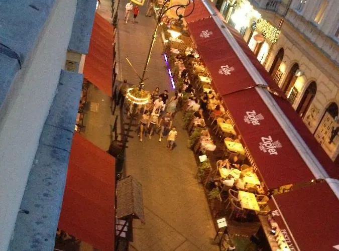 Pause With Free Parking *