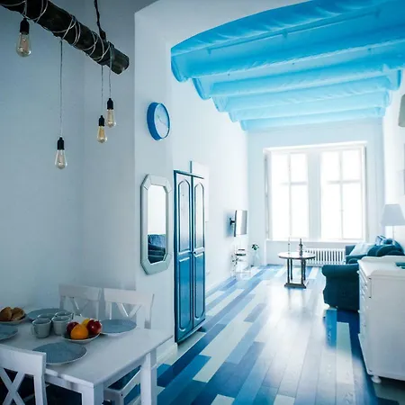 Pause With Free Parking * Budapest